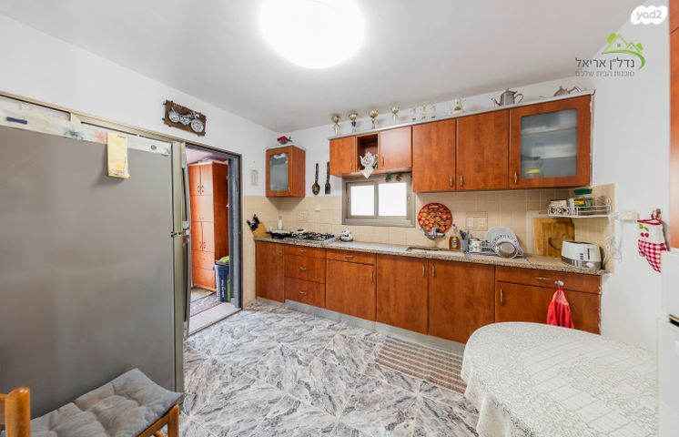 דירת גן, הפסגה 40, אריאל