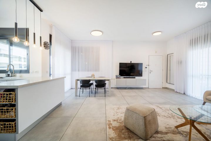 גג/ פנטהאוז, גרטרוד עליון 24, פסגות אפק, ראש העין