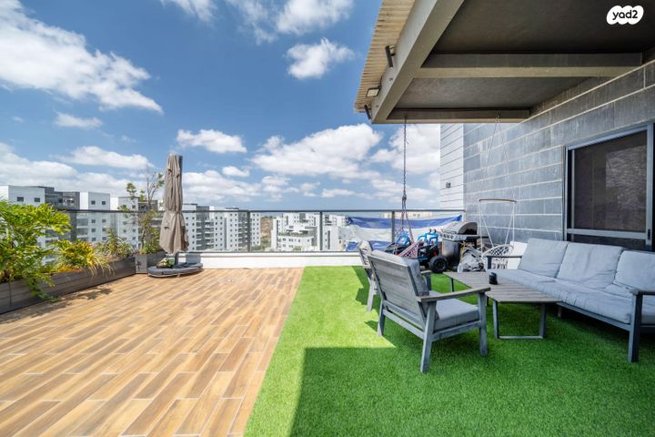 גג/ פנטהאוז, גרטרוד עליון 24, פסגות אפק, ראש העין