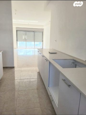 דירה, ההגנה, ג' / מרכז מזרח העיר, רחובות