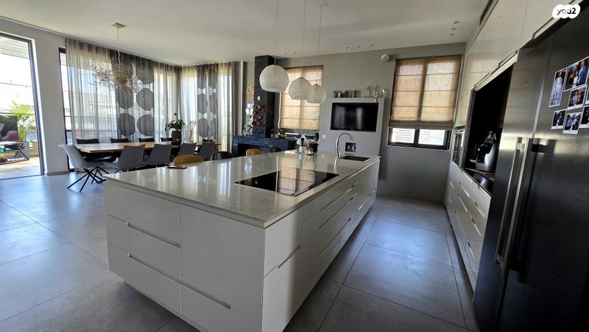 גג/ פנטהאוז, בר לב, מזכרת בתיה