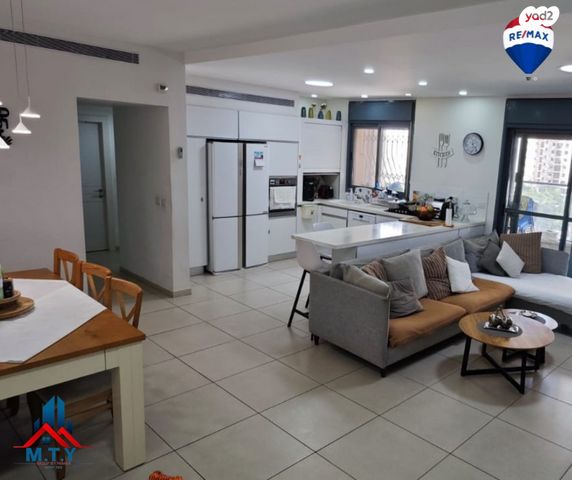 אריק לביא 10