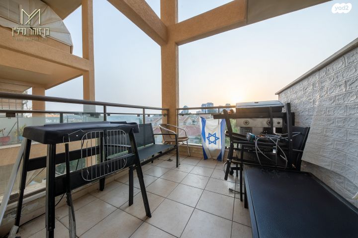 דירה, הר הצופים 7, רחובות ההולנדית, רחובות