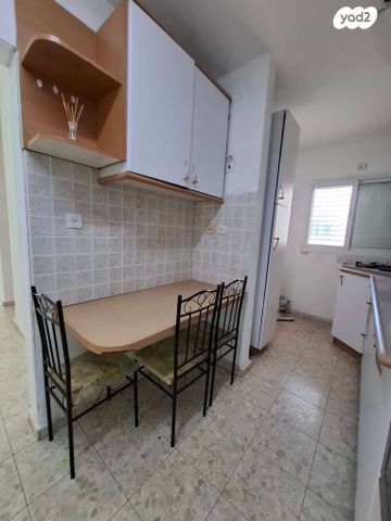 דירה, צביה לובטקין 38, נווה אליעזר וכפר שלם מזרח, תל אביב יפו