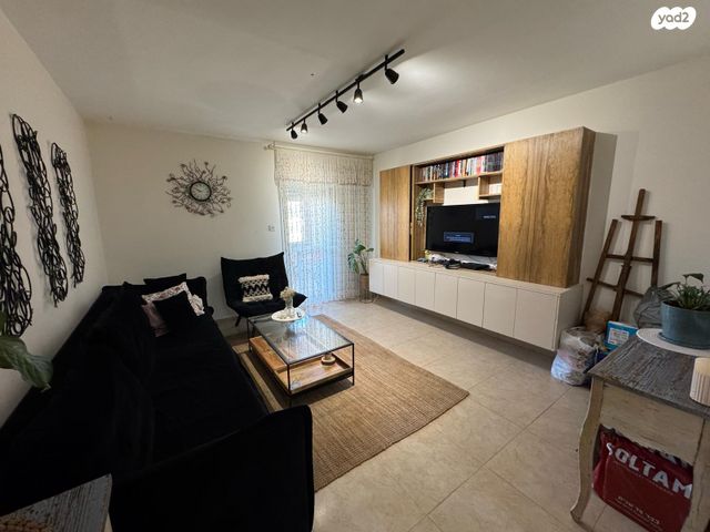 דירת גן, רבי יוסי בן קיסמא, ממזרח שמש, בית שמש