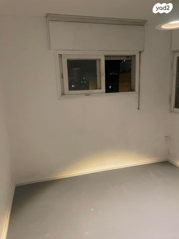 דירה, הרב יצחק הלוי מברדיצ'ב, קרית נורדאו, נתניה