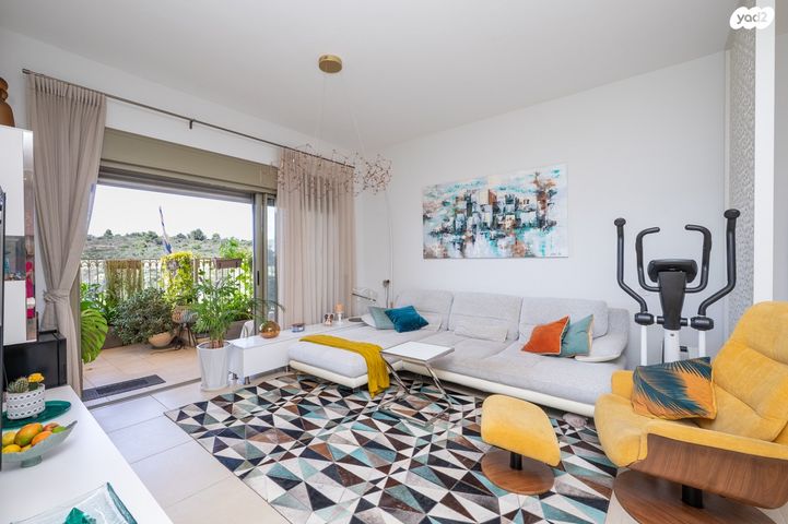 דירה, חלומות זכרון, זכרון יעקב