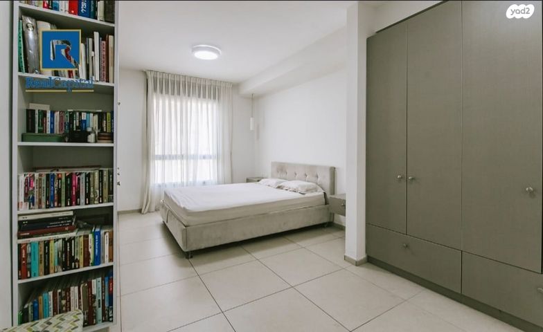 דירה, הרצל 10, מגדיאל, הוד השרון