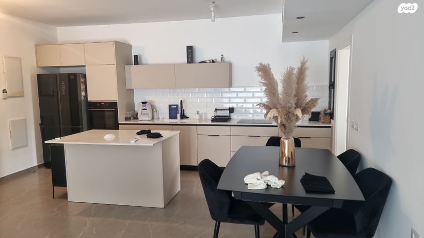 דירת גן, דרך הים, עיר היין, אשקלון