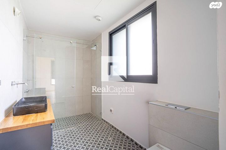 גג/ פנטהאוז, אלון, רמת השרון