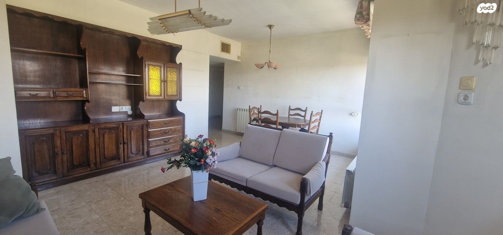 דירה, בן ציון דינור, בית הכרם, רמת בית הכרם, ירושלים