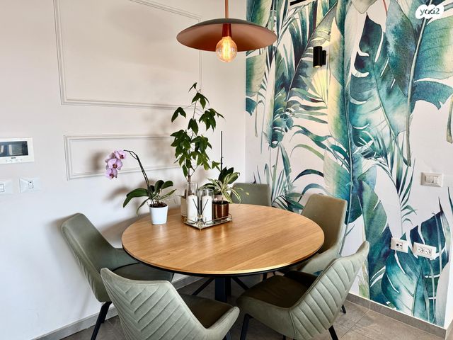 דירה, יעקב תמרי, חצרות המושבה, רחובות