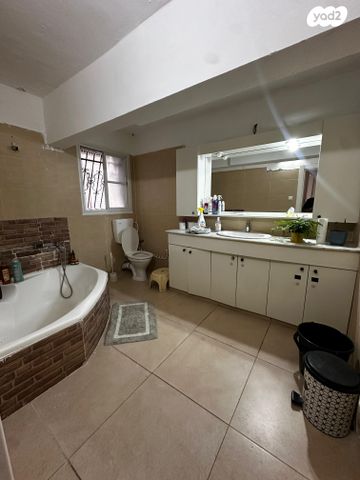 דירת גן, בניהו 33, רמת גן