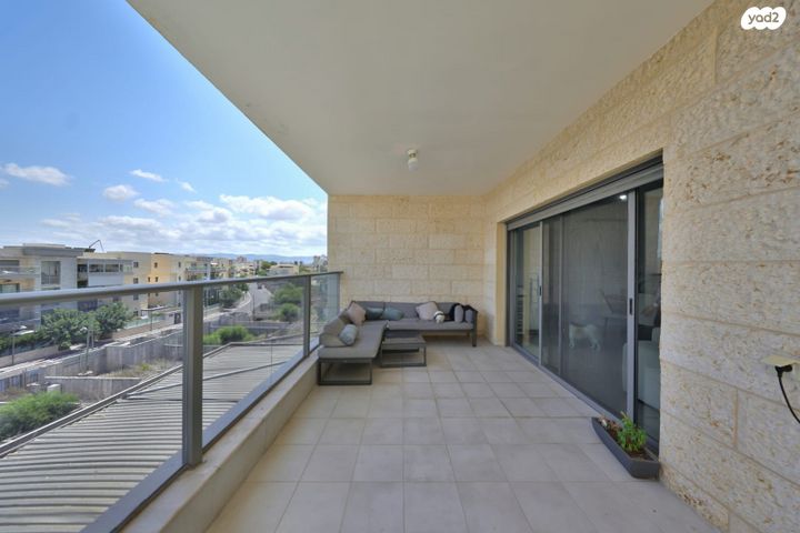 דירה, עפרה חזה, משכנות האומנים, קרית מוצקין