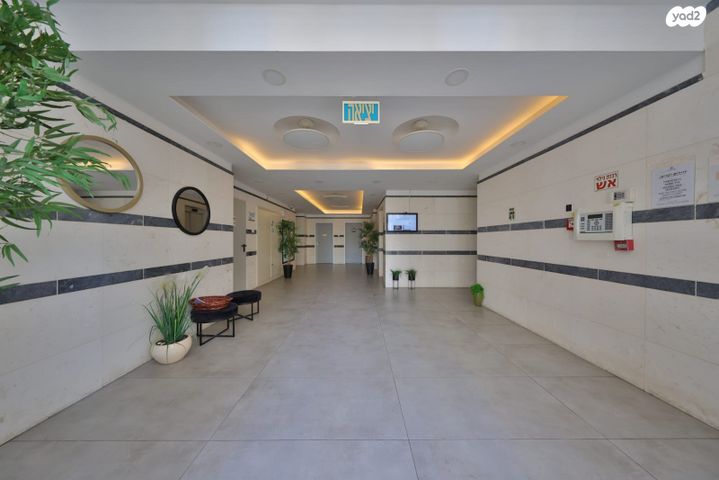 דירה, עפרה חזה, משכנות האומנים, קרית מוצקין