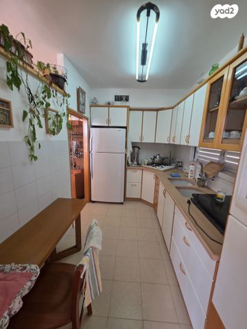 דירה, ב' / צפון מערב העיר, רחובות