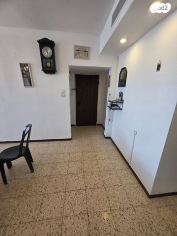 דירה, ב' / צפון מערב העיר, רחובות