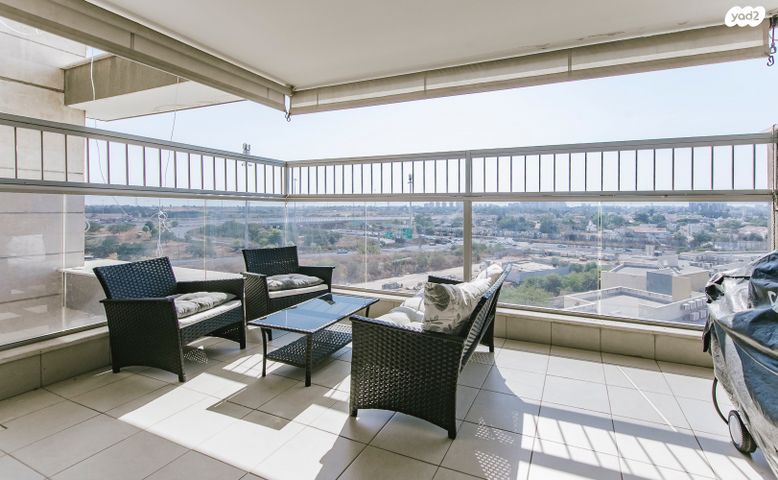 דירה, הרב ישעיהו משורר, הדר גנים, פתח תקווה