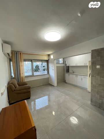 שדרות ביאליק 4