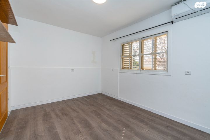 דירה, שבטי ישראל, גבעת אולגה, חדרה