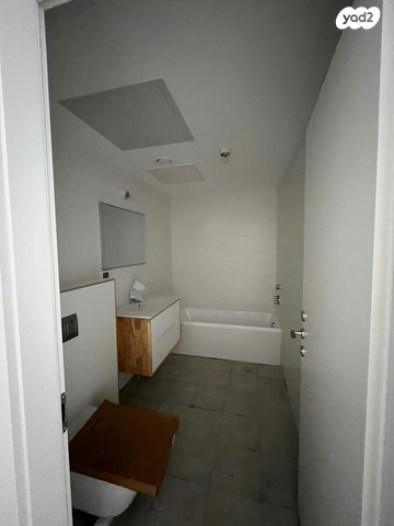 דירה, הצנחנים, נווה שרת, תל אביב יפו