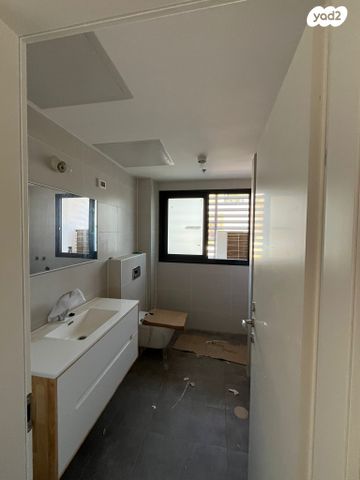 דירה, הצנחנים, נווה שרת, תל אביב יפו