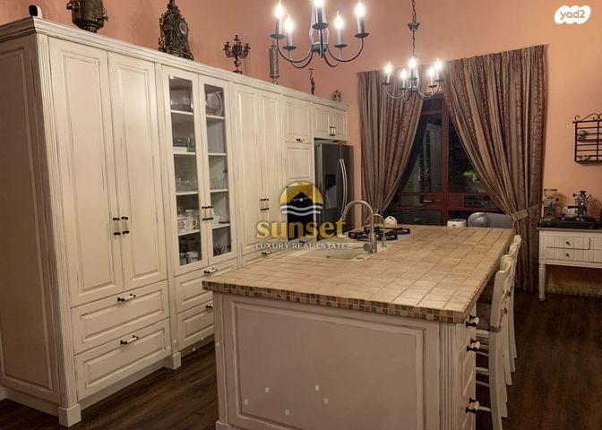 בית פרטי/ קוטג', הרקיע, הגולף, קיסריה