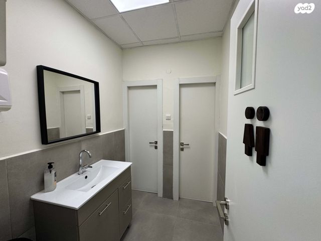 משרדים, בצלאל, בורסה, רמת גן