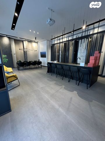 חנויות/ שטח מסחרי, בורסה, רמת גן