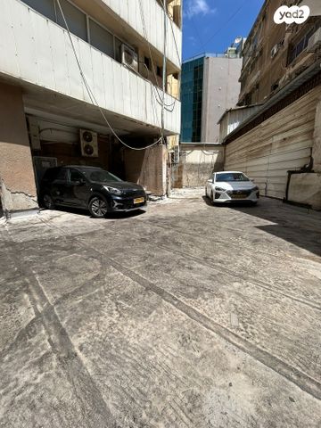 חנויות/ שטח מסחרי, בורסה, רמת גן