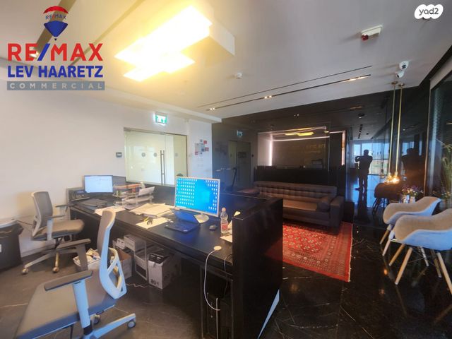 משרדים, הנגר, אזור תעשיה נווה נאמן, הוד השרון