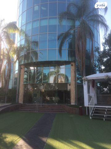 חנויות/ שטח מסחרי