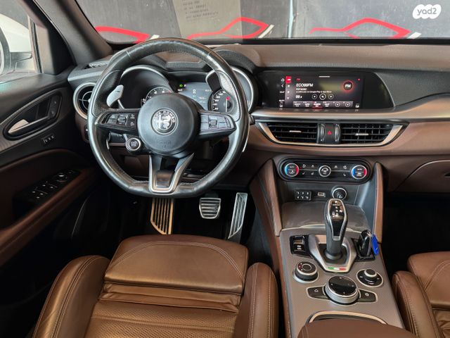 אלפא רומיאו סטלביו