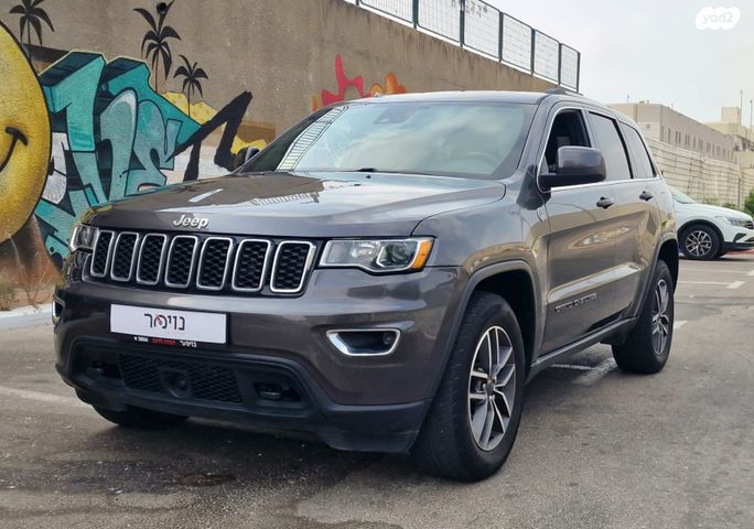 מודעת רכב ג'יפ גרנד צ'ירוקי