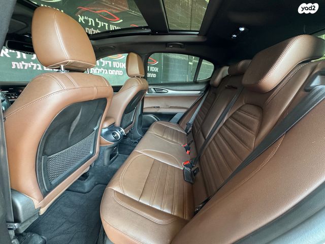 אלפא רומיאו סטלביו