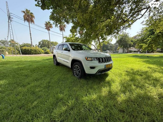 מודעת רכב ג'יפ גרנד צ'ירוקי