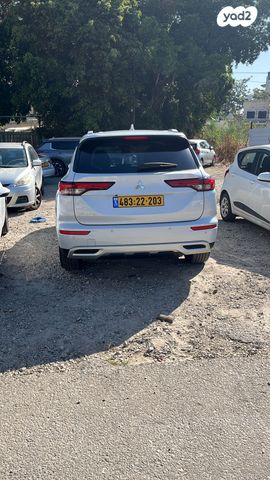 אאוטלנדר 4X2 Luxury אוט׳ בנזין 7 מק 2.5 (181 כ״ס)
