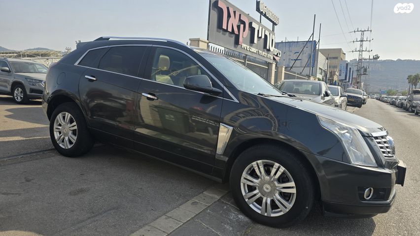 מודעת רכב קאדילק SRX