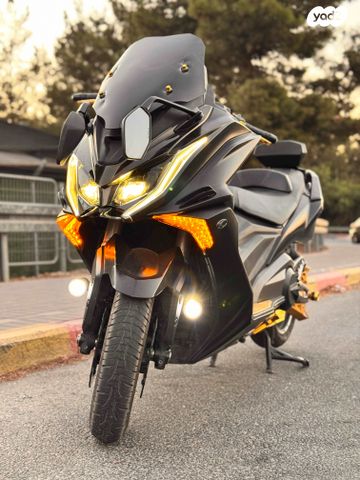 מודעת רכב קימקו AK 550