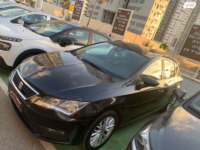 מודעת רכב סיאט לאון