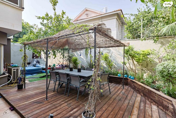 דו משפחתי, הוד השרון