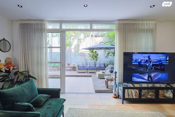 דו משפחתי, הוד השרון