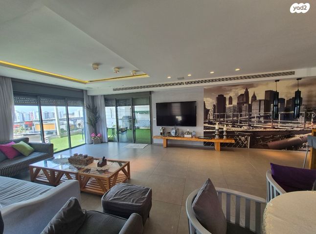 גג/ פנטהאוז