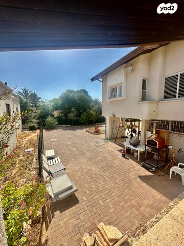 בית פרטי/ קוטג', ההדרים, גני הדר, גני הדר