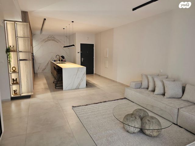 דירה, יוסף שהרי, נהריה