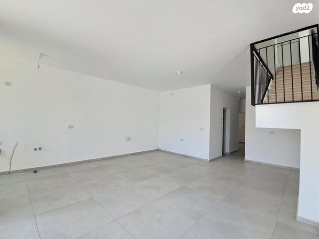 בית פרטי/ קוטג', המוזיקה, שדרות