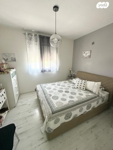 דירה, חזון אי"ש, רחובות הצעירה, רחובות