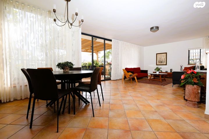 גג/ פנטהאוז, העוגן, נס ציונה