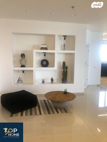 גג/ פנטהאוז, הגילה, נוף הטיילת, נתניה