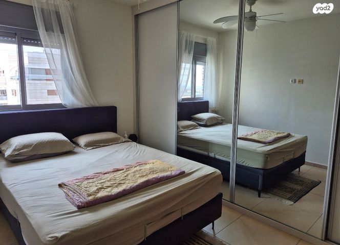 גג/ פנטהאוז, יבנה